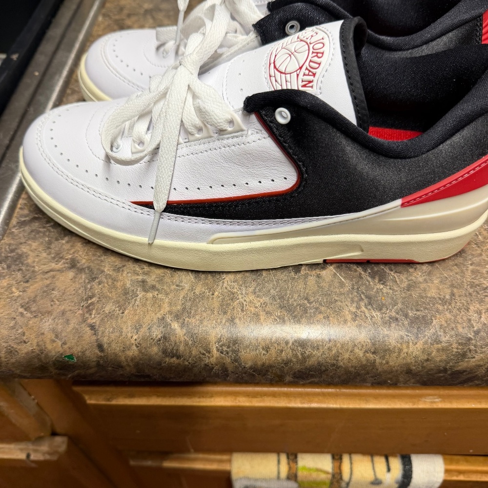 Women’s Jordan Retro Low “ Chicago Twist”